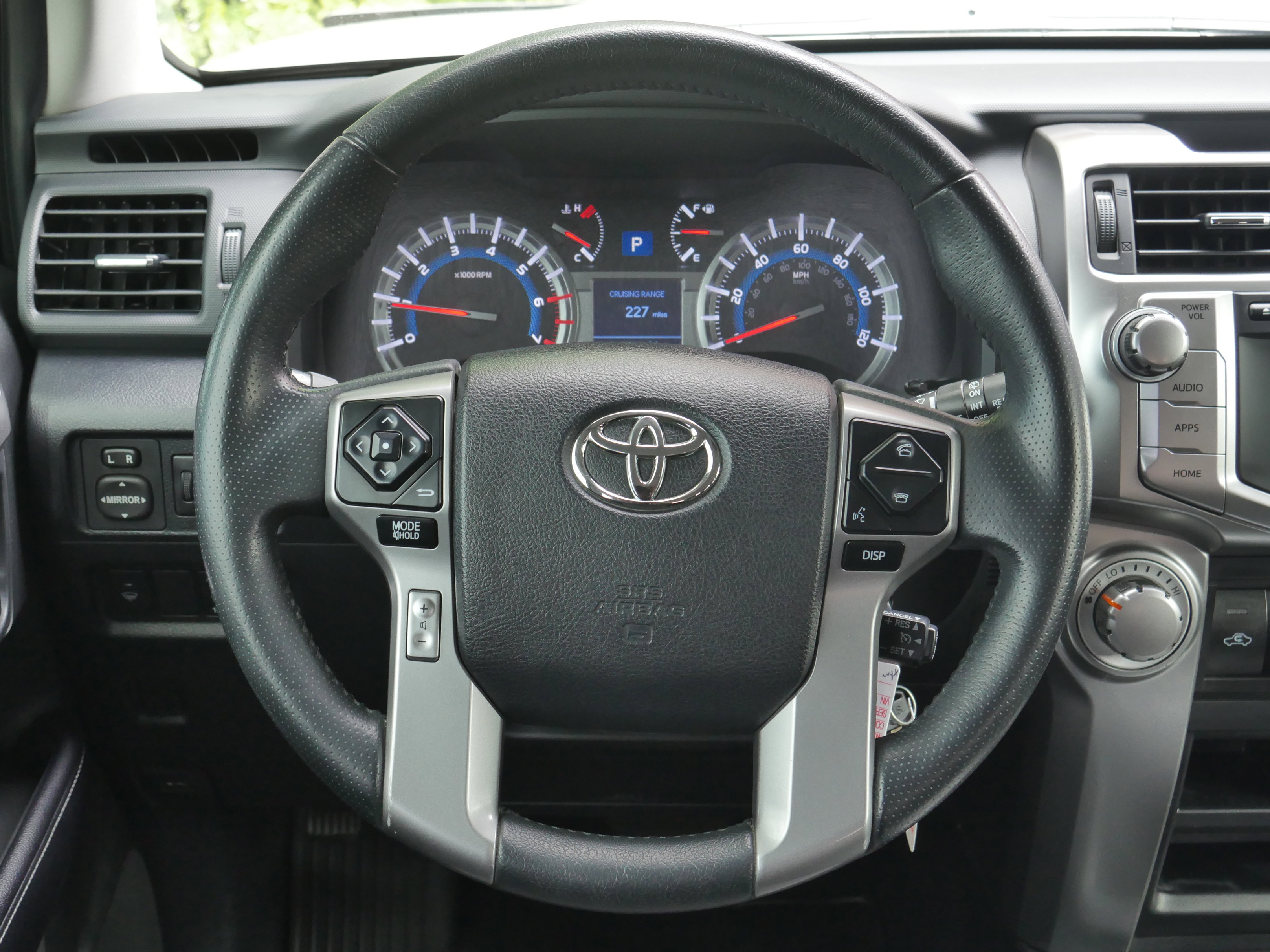 Used 2018 Toyota 4Runner SR5 AWD/4WD image 6
