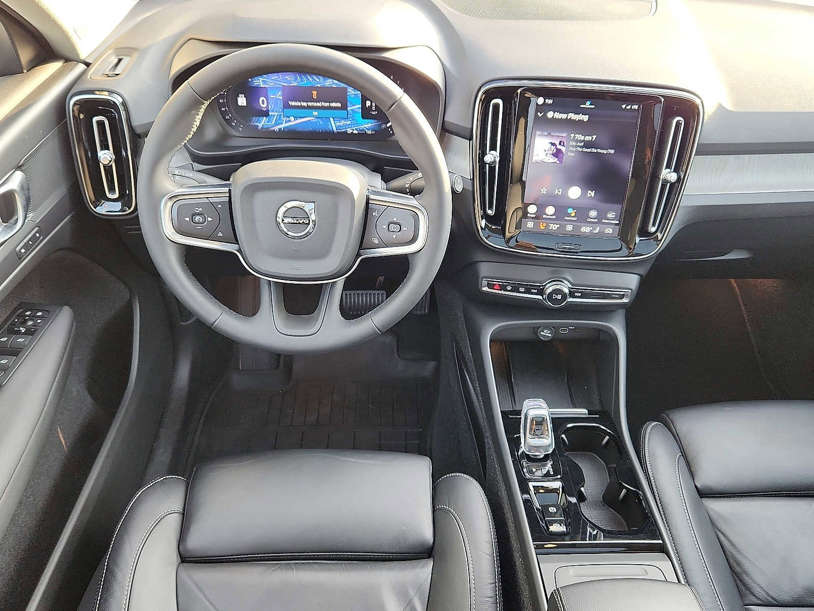 Certified 2023 Volvo XC40 B4 Plus w/ Driver Assist Package image 11