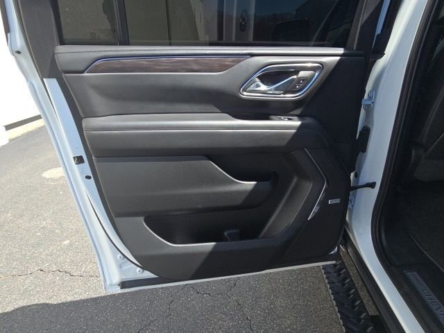 Used 2024 Chevrolet Suburban Z71 w/ Luxury Package image 26