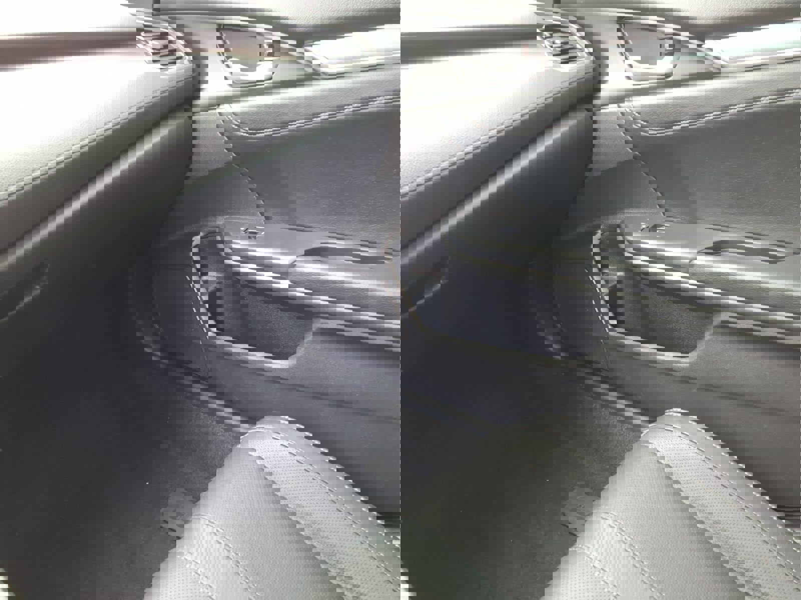 Used 2017 Honda Civic Touring image 22