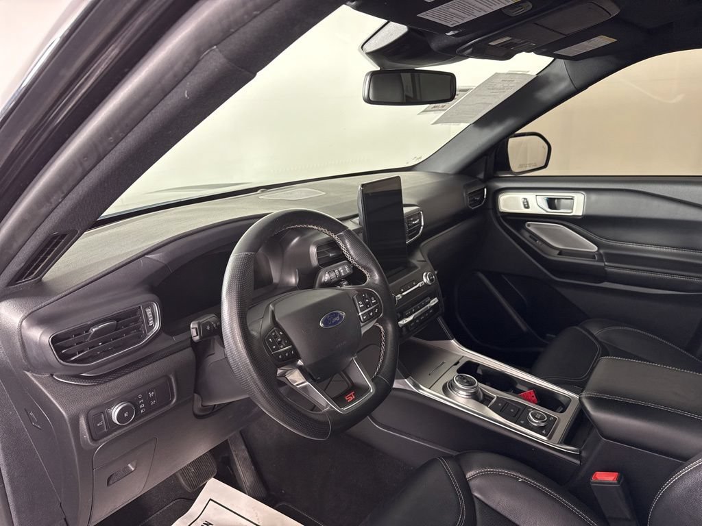 Used 2020 Ford Explorer ST w/ ST Street Pack AWD/4WD image 17