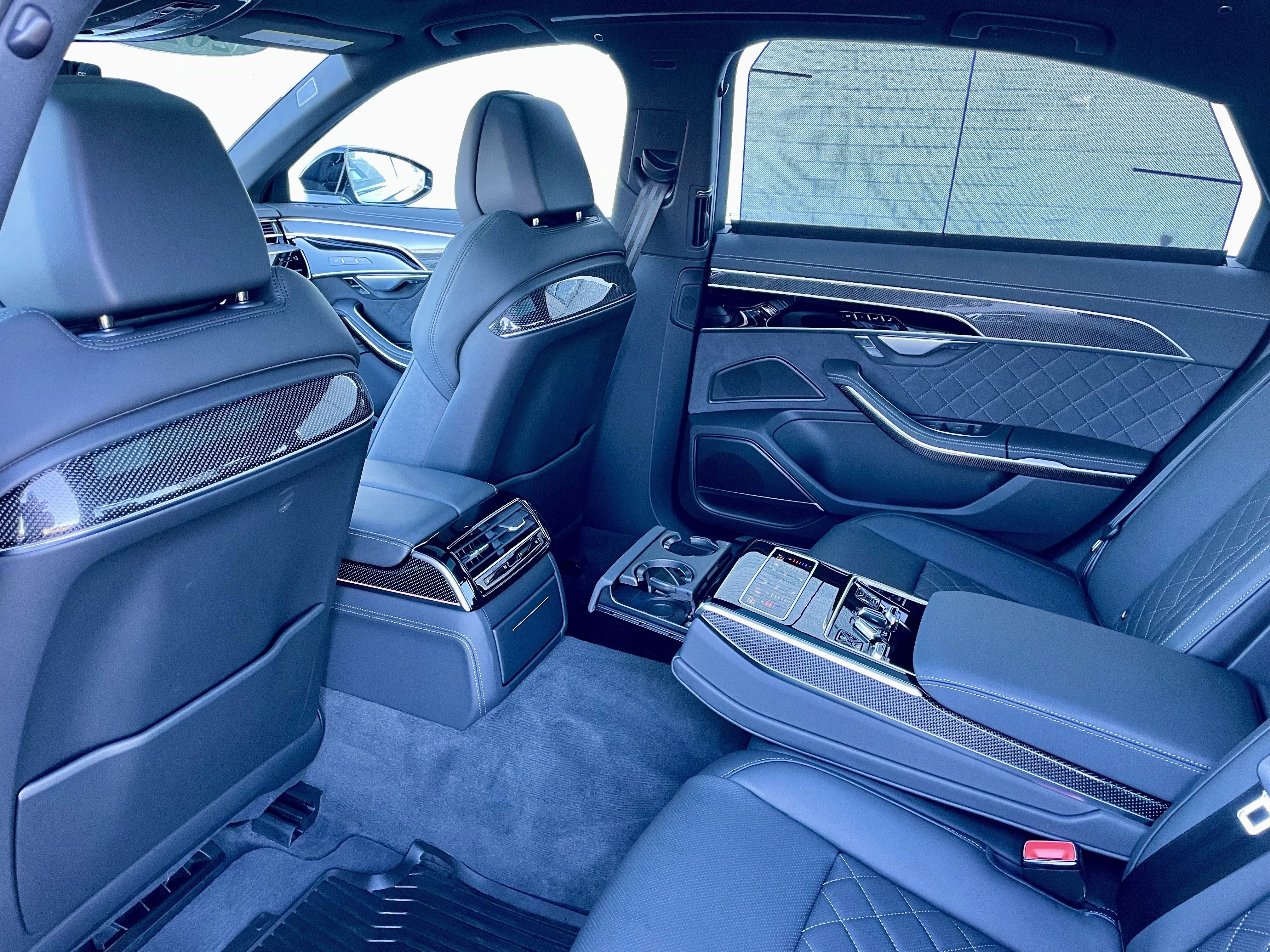 Used 2025 Audi S8 image 30