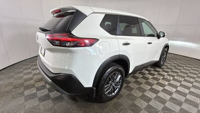 Used 2022 Nissan Rogue S FWD video 3