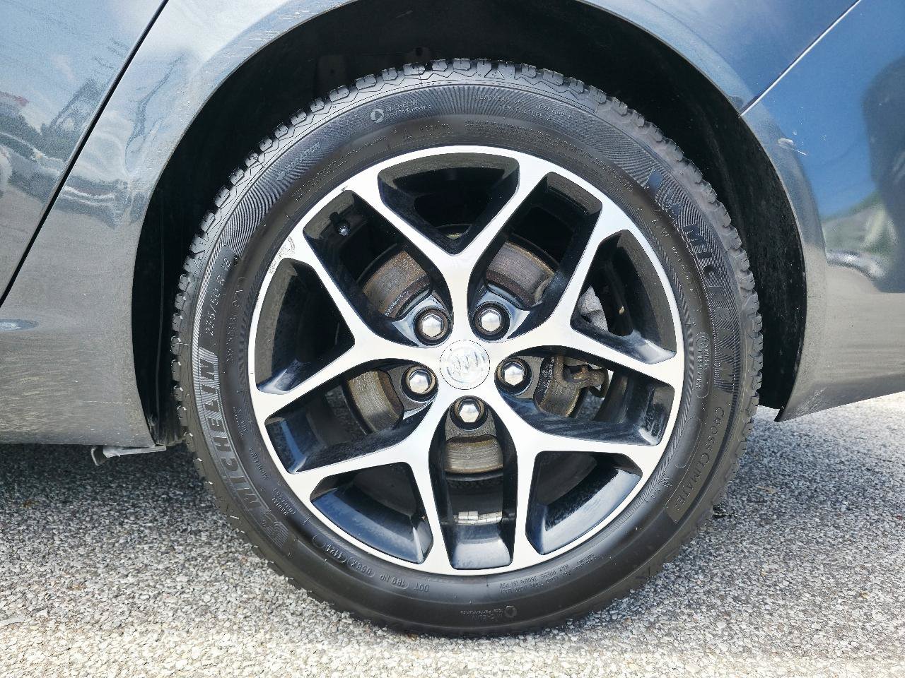 Used 2017 Buick Regal Sport Touring FWD image 9