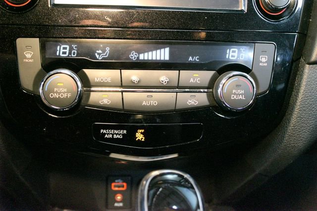 Used 2017 Nissan Rogue SV AWD/4WD image 27