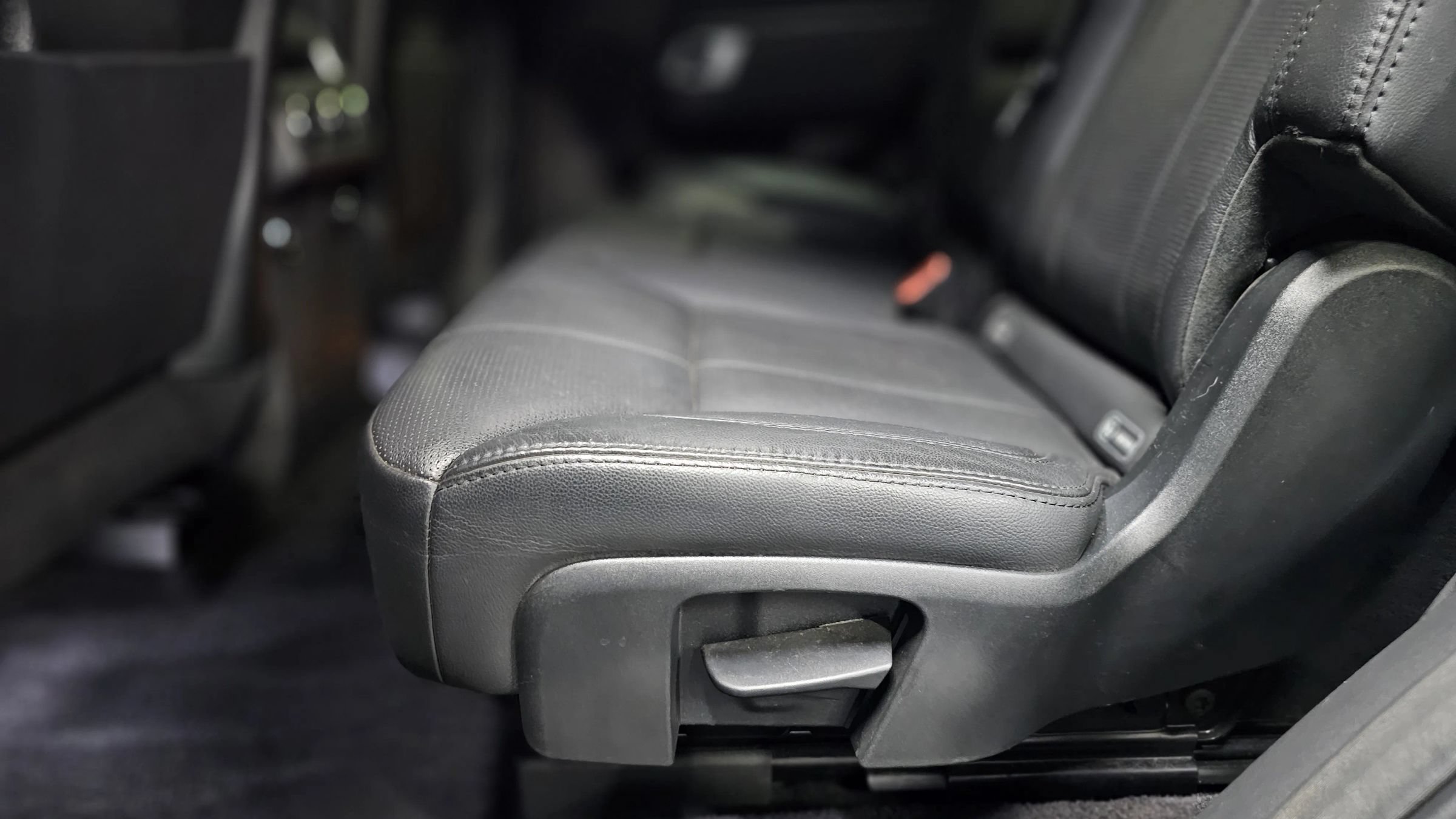 Used 2018 Land Rover Discovery HSE AWD/4WD image 27
