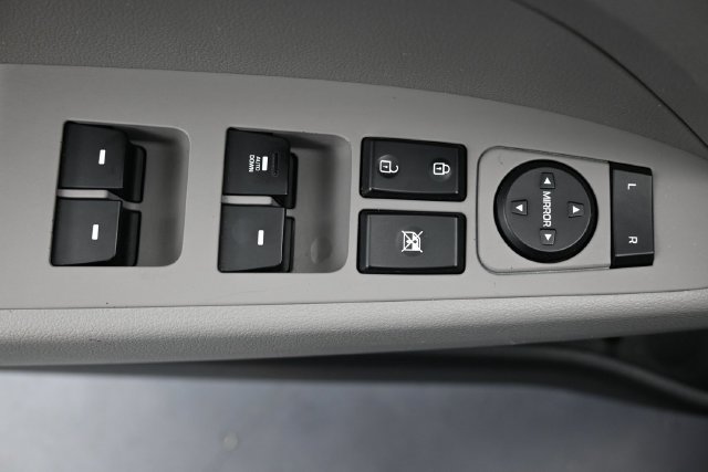 Used 2020 Hyundai Elantra SE FWD image 14