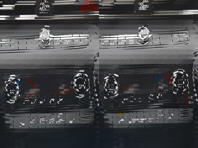 Used 2023 Hyundai Elantra SEL w/ Convenience Package image 18