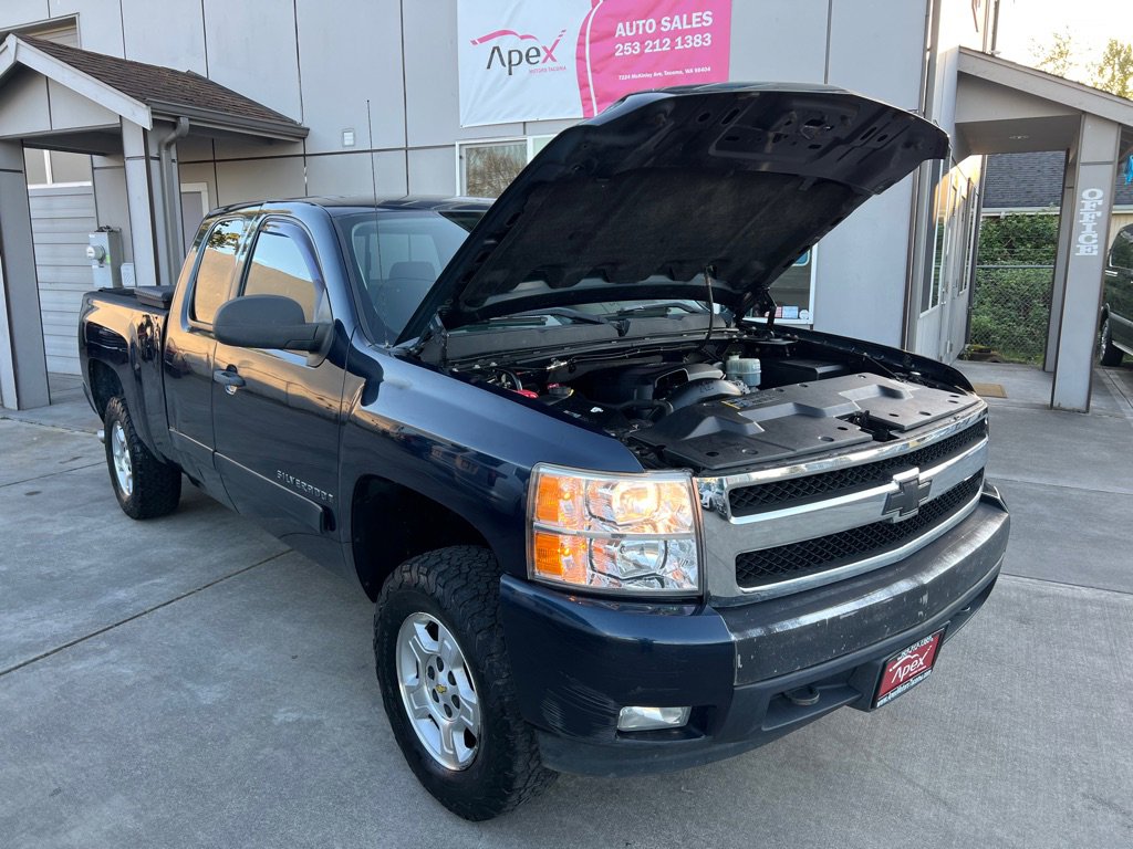 Used 2007 Chevrolet Silverado 1500 LT w/ 1LT Convenience Package AWD/4WD image 17