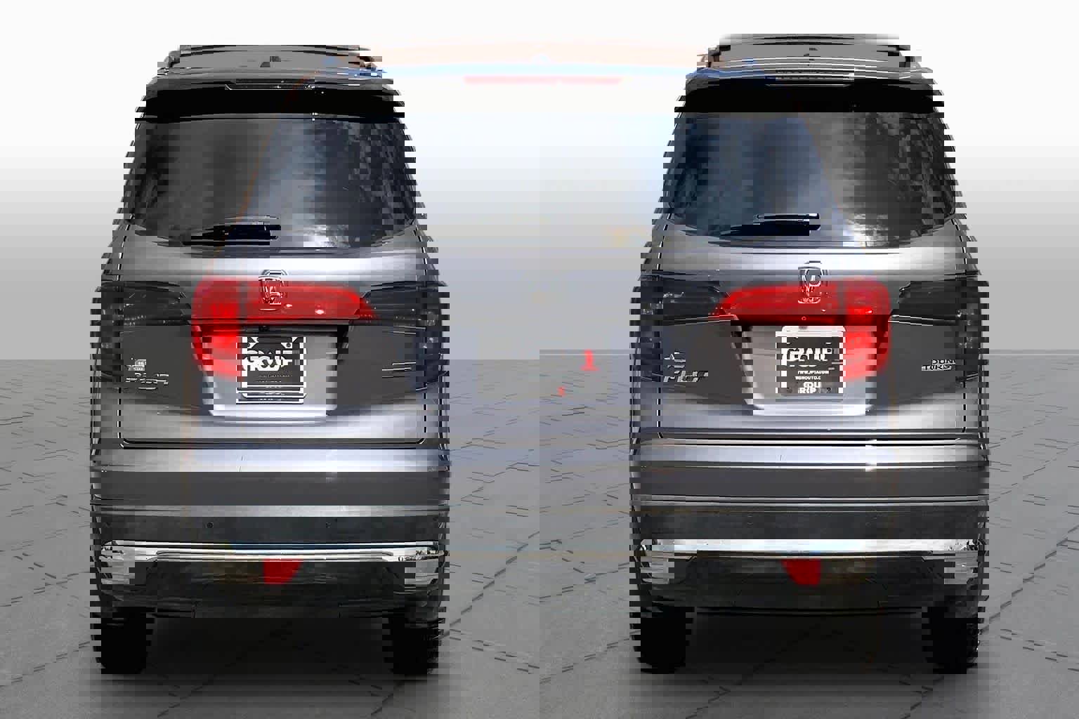 Used 2017 Honda Pilot Touring image 5