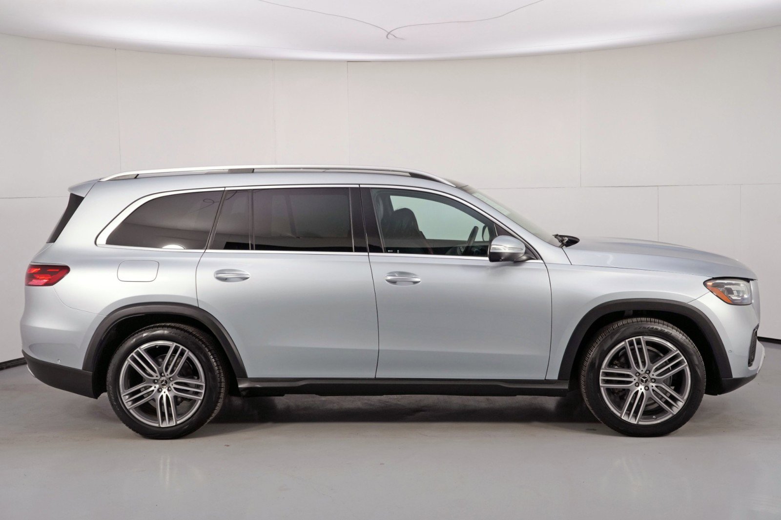 Used 2024 Mercedes-Benz GLS 450 4MATIC image 66