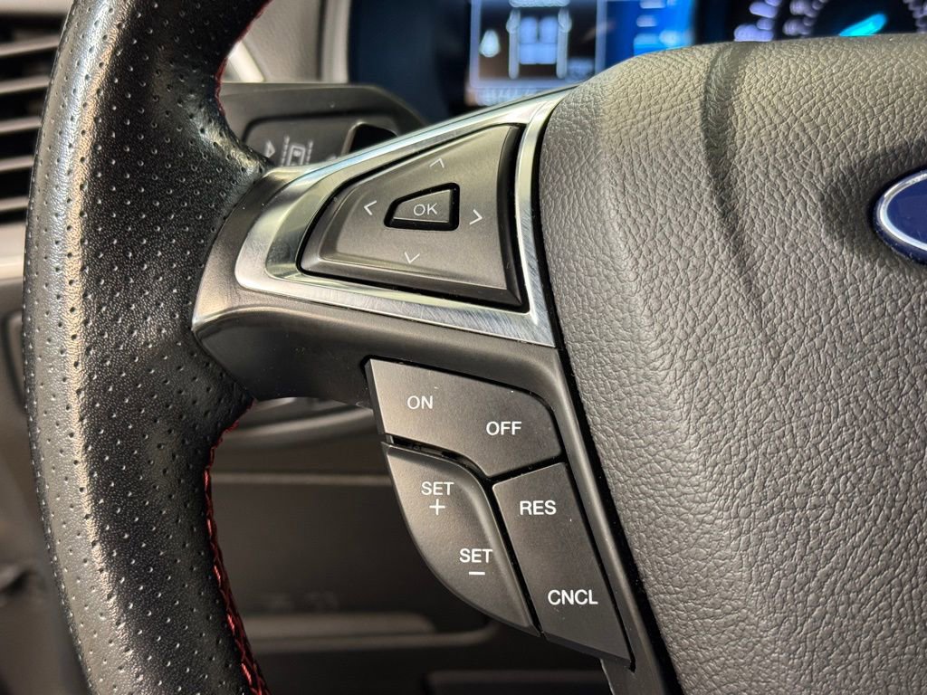 Used 2022 Ford Edge ST-Line w/ Class II Trailer Tow Package AWD/4WD image 35