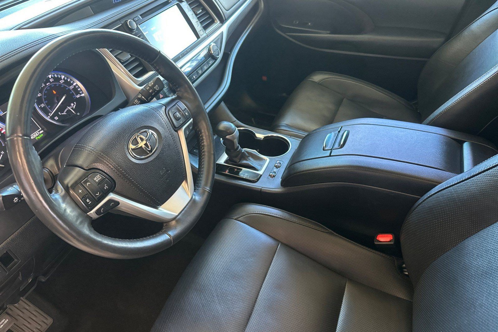 Used 2019 Toyota Highlander Limited Platinum AWD/4WD image 4