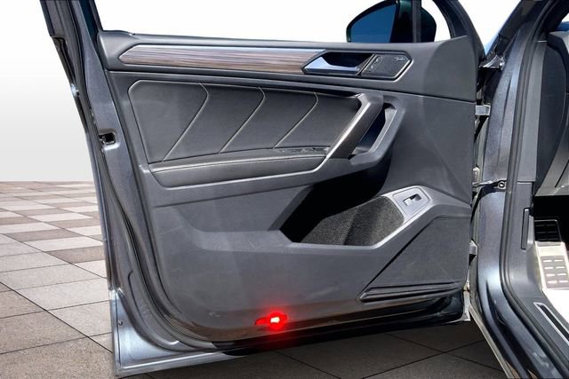 Used 2022 Volkswagen Tiguan SEL R-Line AWD/4WD image 26