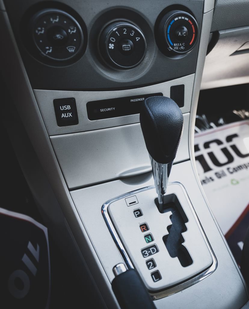 Used 2013 Toyota Corolla LE FWD image 10