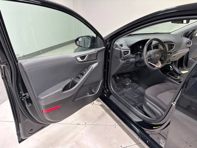 Used 2018 Hyundai Ioniq Blue FWD image 7