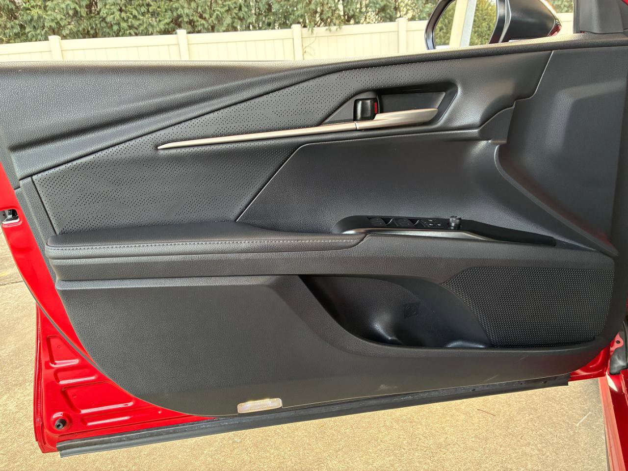 Used 2025 Toyota Camry XSE w/ Premium Plus Package image 8