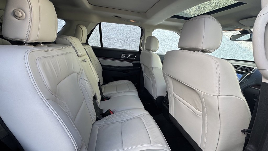Used 2017 Ford Explorer Platinum image 7