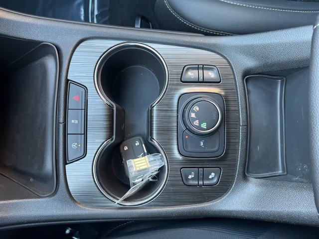 Used 2023 GMC Acadia SLT image 33