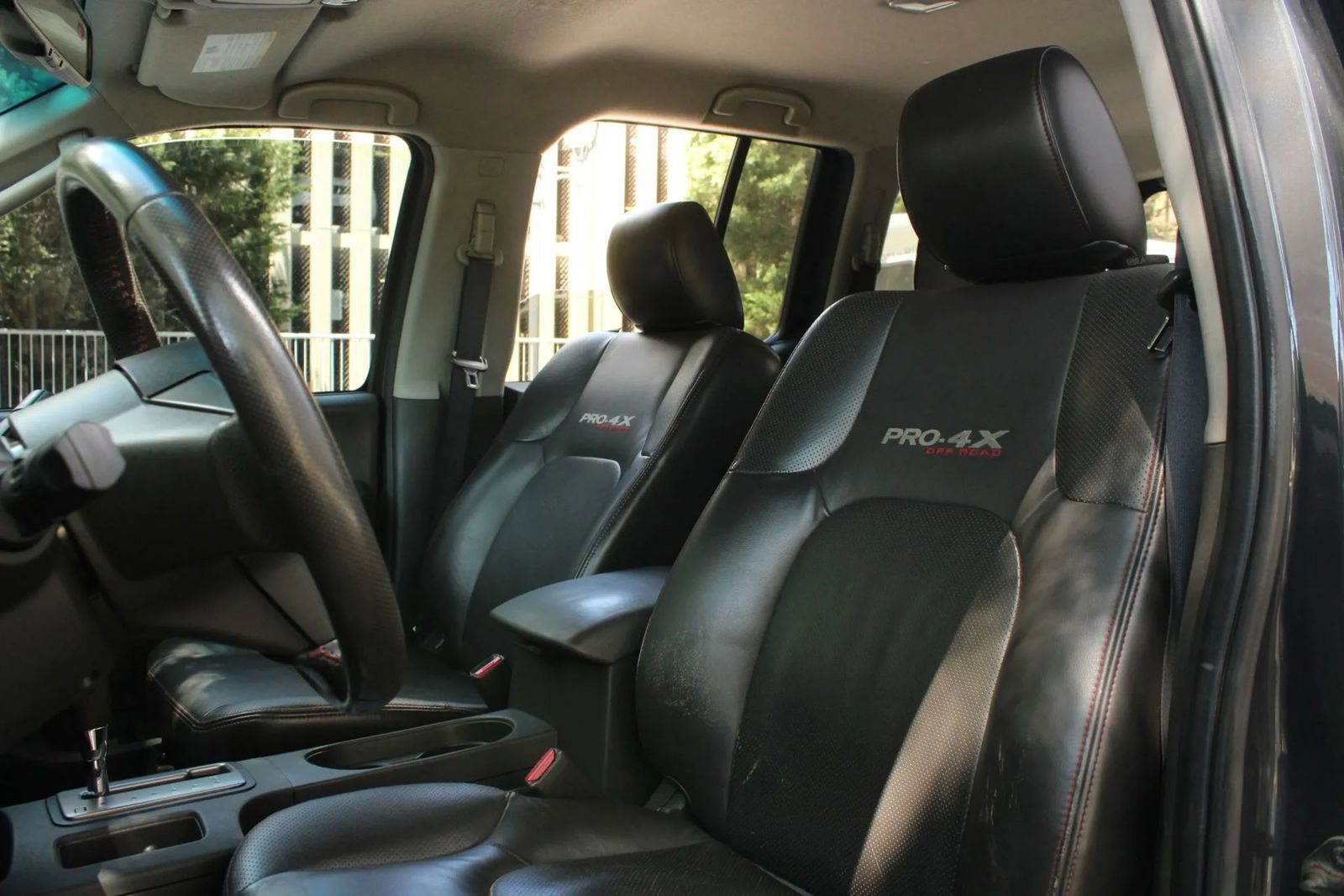 Used 2012 Nissan Xterra PRO-4X w/ Pro-4x Leather Pkg AWD/4WD image 16