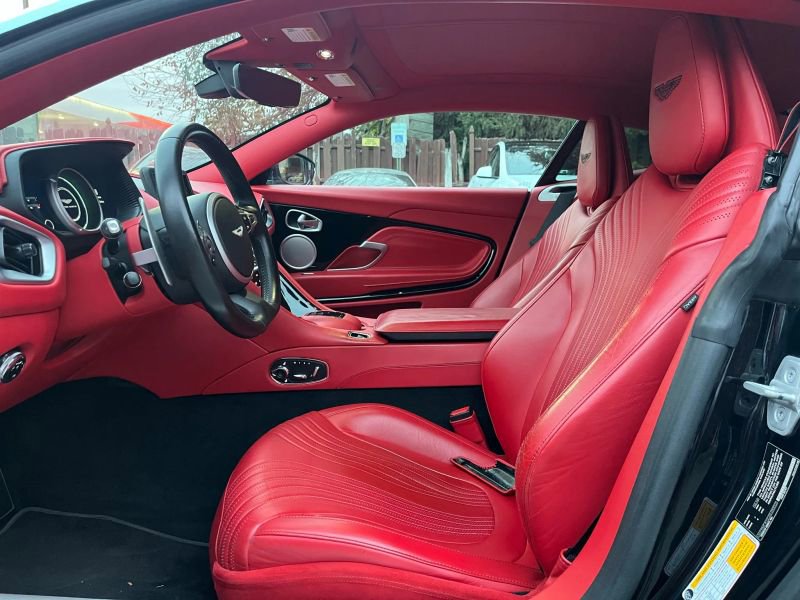 Used 2018 Aston Martin DB11 V12 image 11