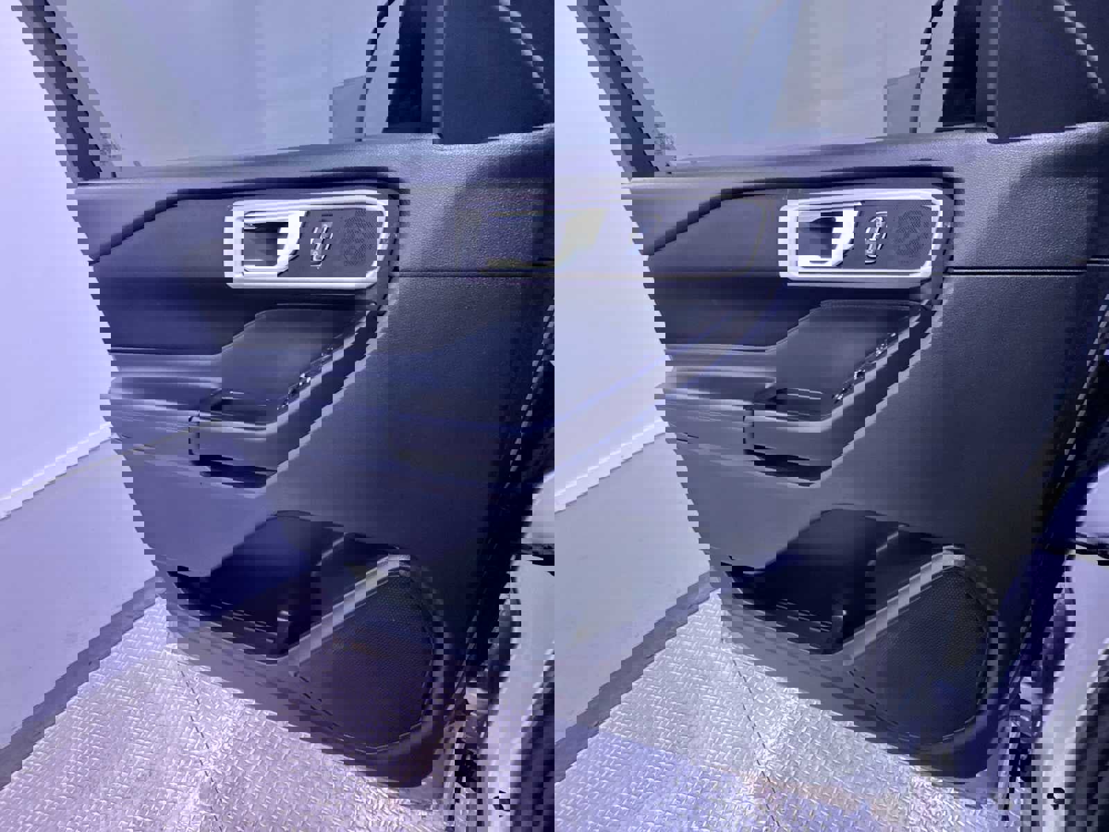 Used 2020 Ford Explorer XLT w/ Comfort Package image 30