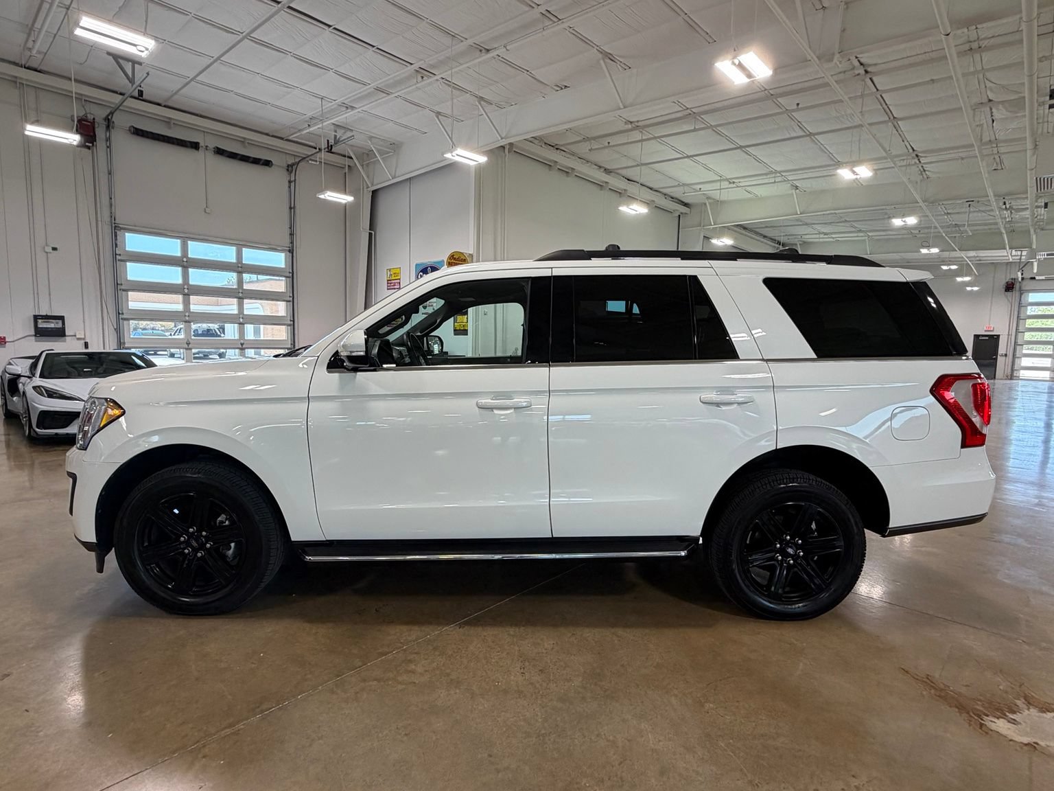 Used 2021 Ford Expedition XLT AWD/4WD image 4