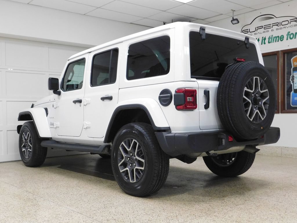 Used 2024 Jeep Wrangler Unlimited Sahara w/ Technology Group AWD/4WD image 6
