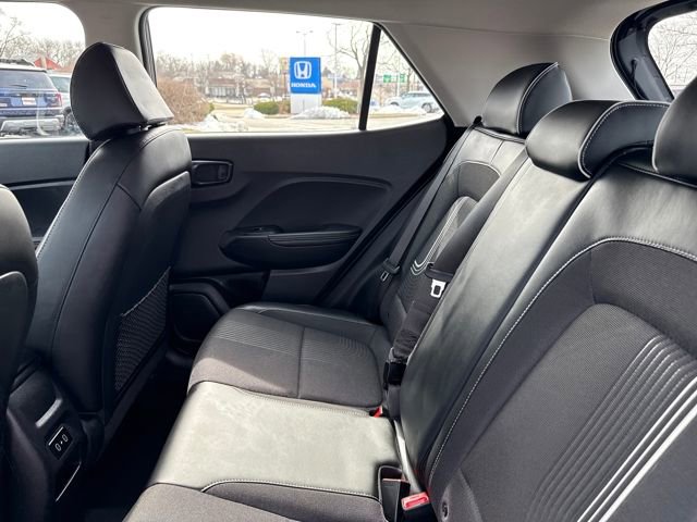 Certified 2025 Hyundai Venue Limited FWD image 19