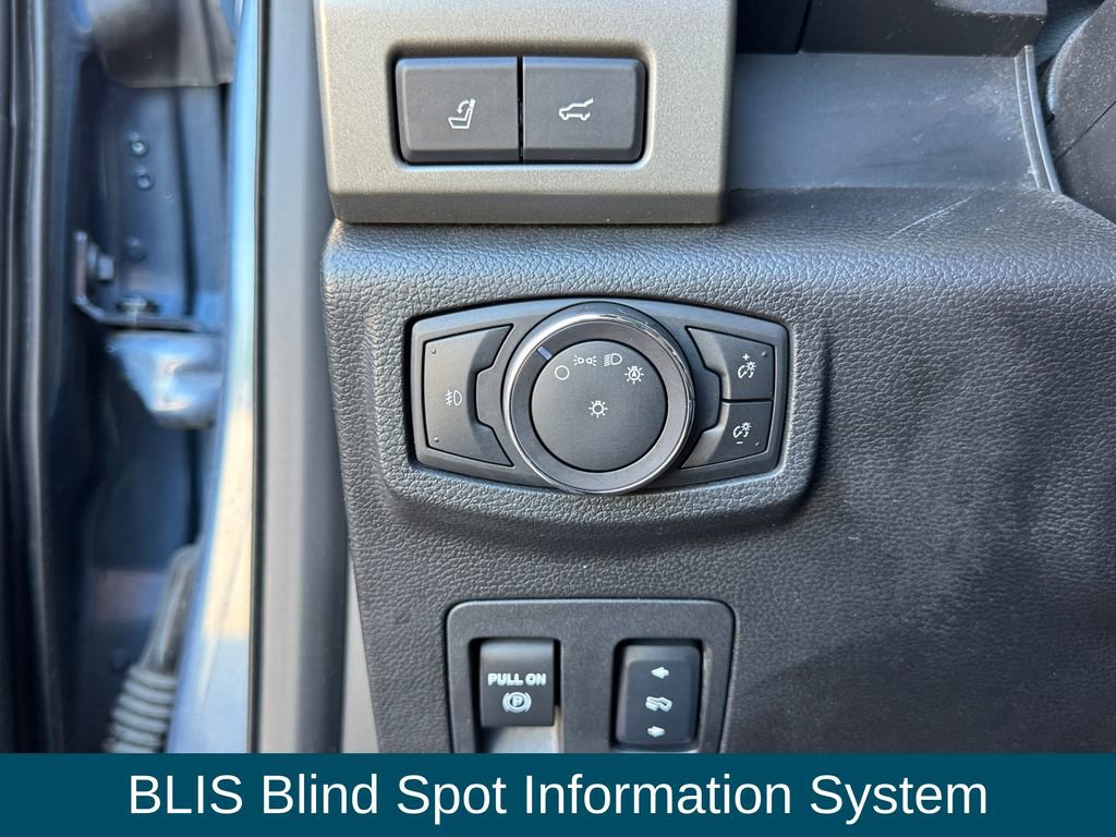 Used 2018 Ford Expedition XLT w/ Equipment Group 202A AWD/4WD image 18