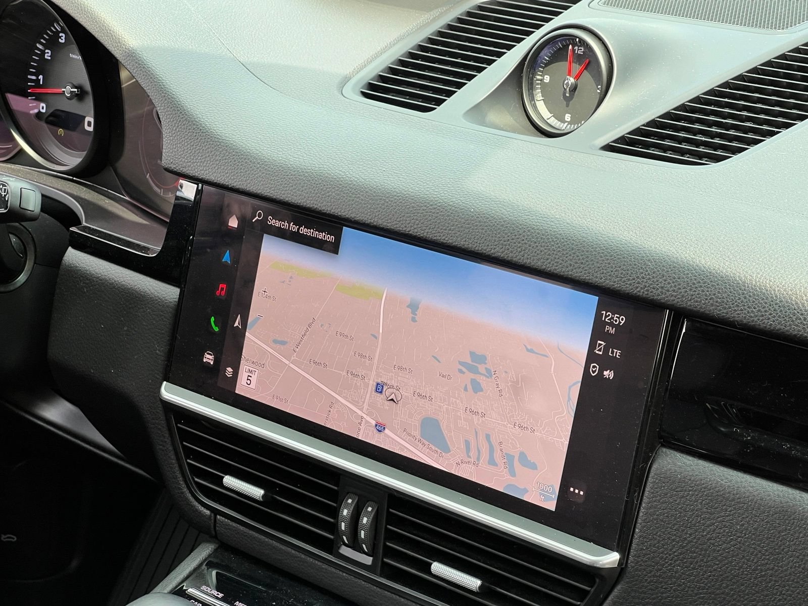 Certified 2023 Porsche Cayenne Platinum Edition AWD/4WD image 36