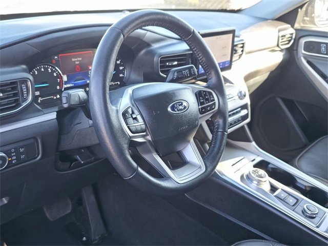 Used 2022 Ford Explorer XLT w/ Equipment Group 202A image 11