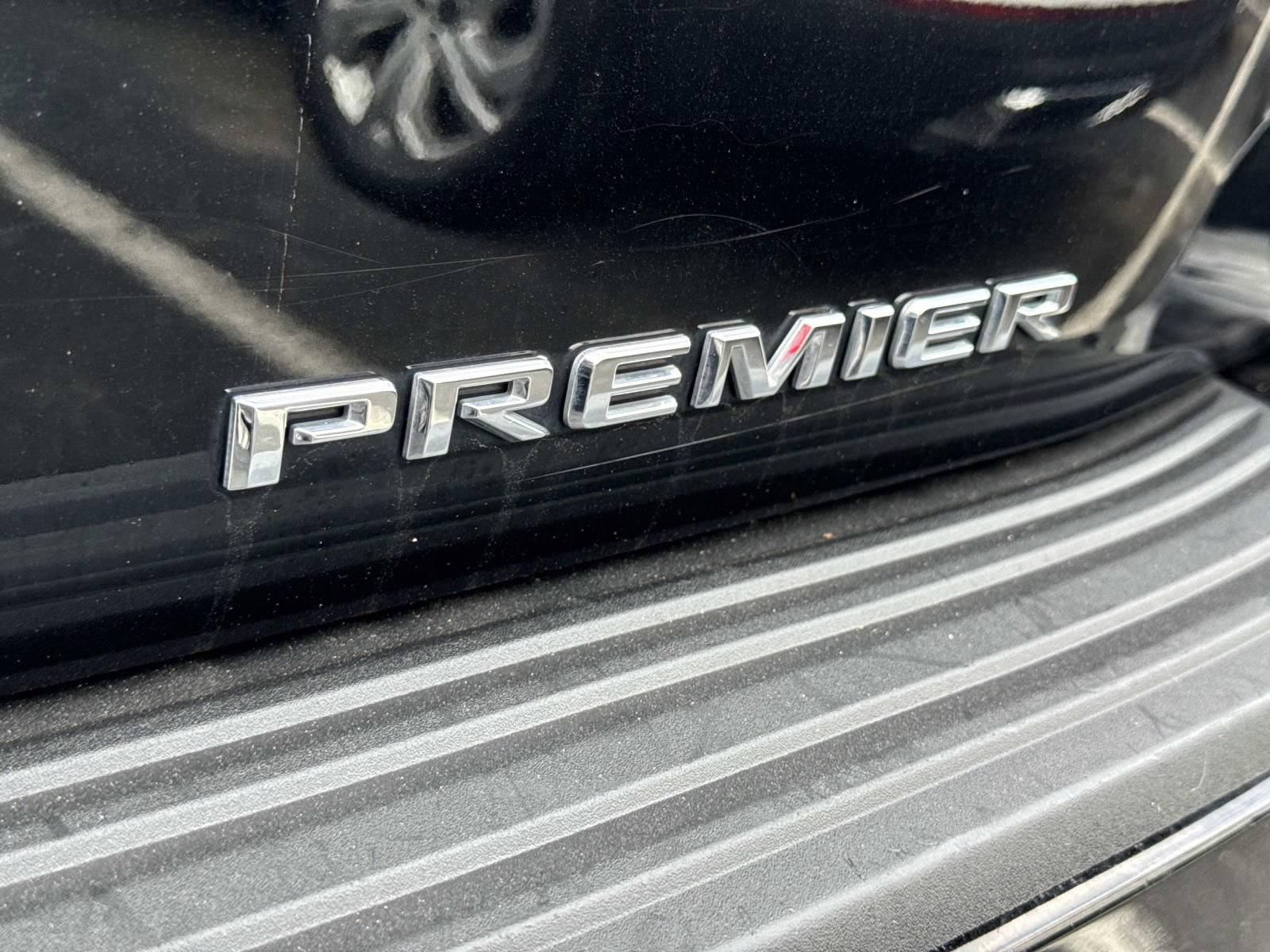 Used 2025 Chevrolet Suburban Premier AWD/4WD image 30