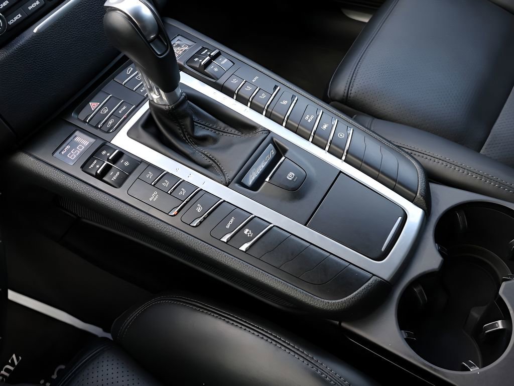 Used 2018 Porsche Macan S AWD/4WD image 24