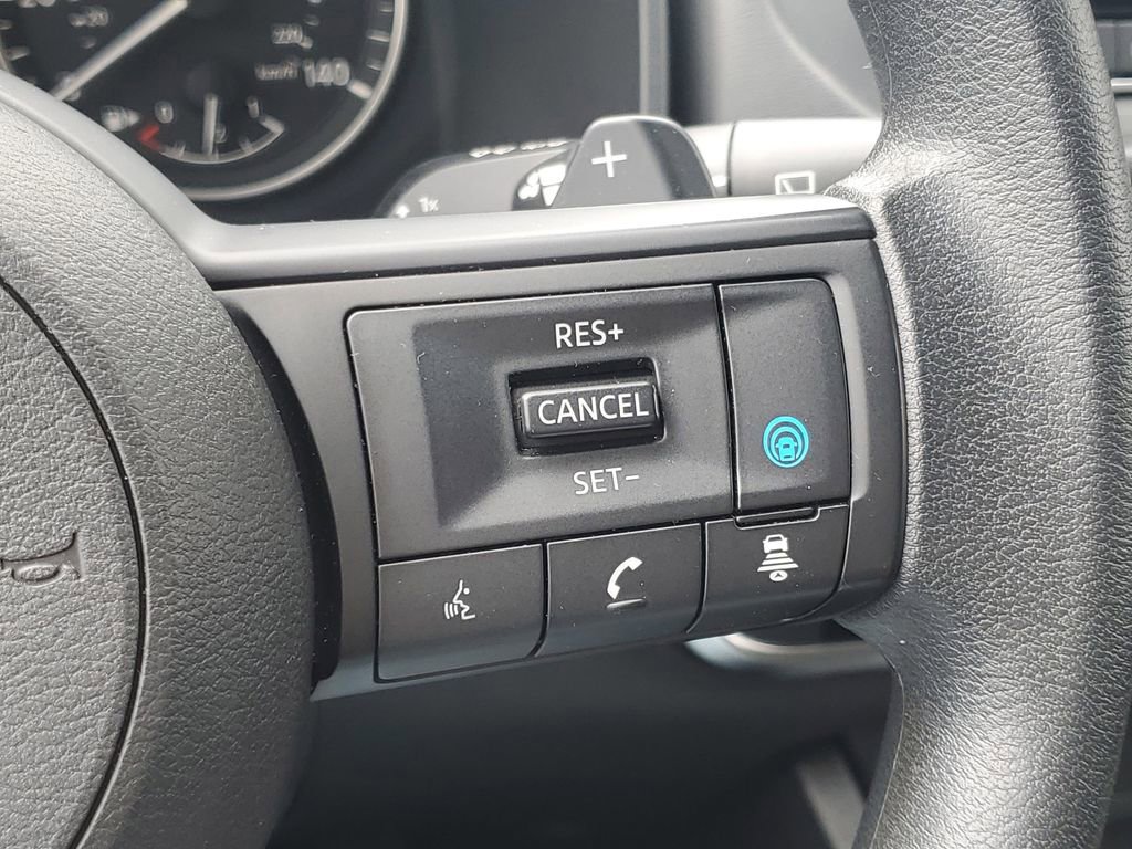 Used 2024 Nissan Rogue SV image 16