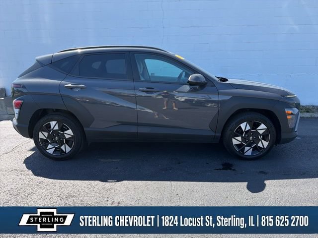 Used 2024 Hyundai Kona SEL FWD image 2