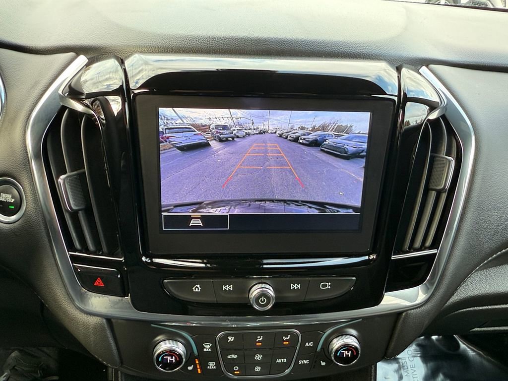 Used 2023 Chevrolet Traverse LT image 20