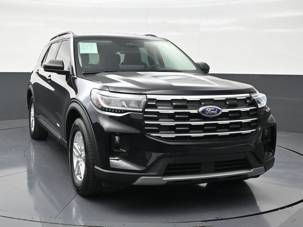 Used 2025 Ford Explorer Active w/ Active Comfort Package RWD image 7