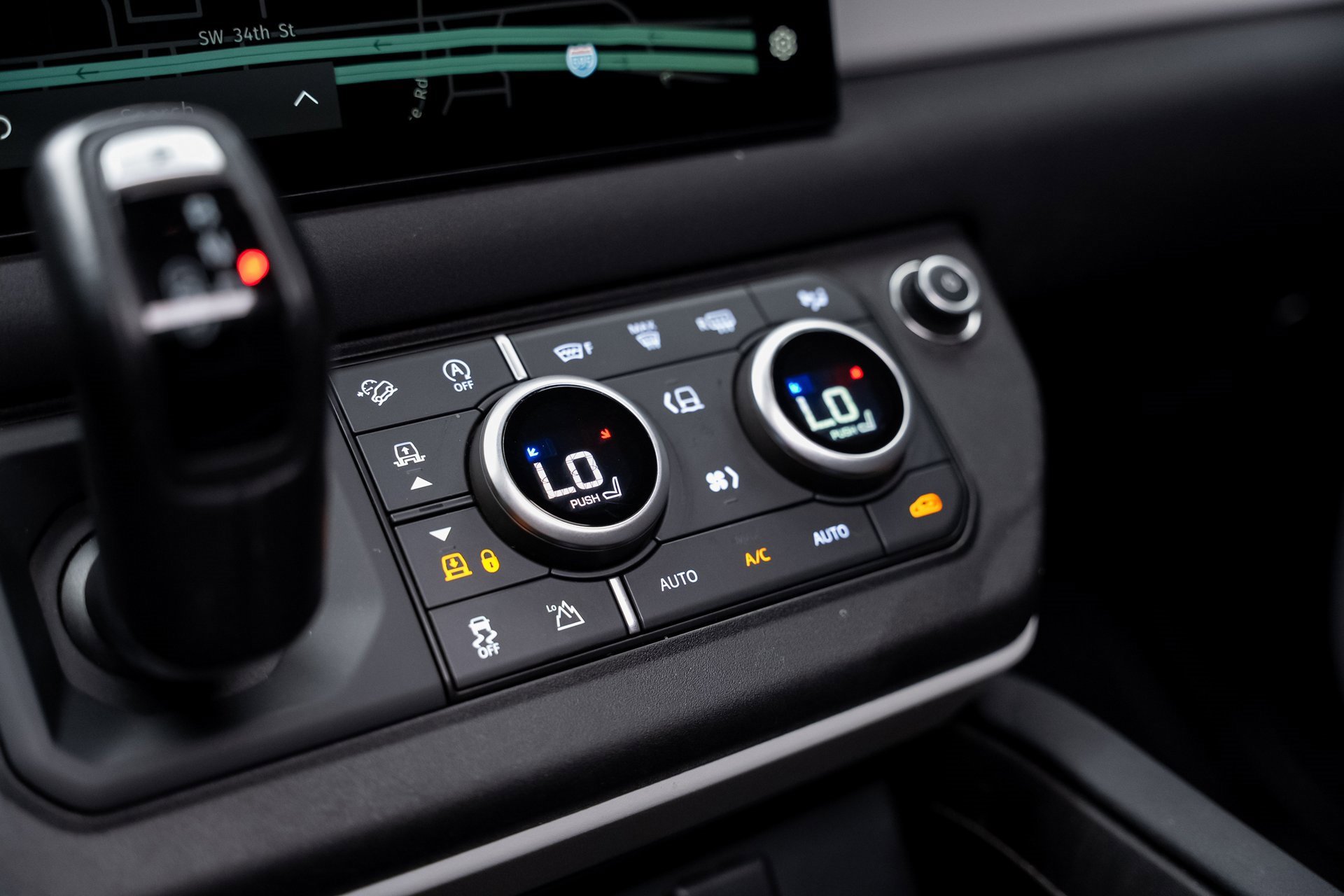 Used 2023 Land Rover Defender 130 SE image 53