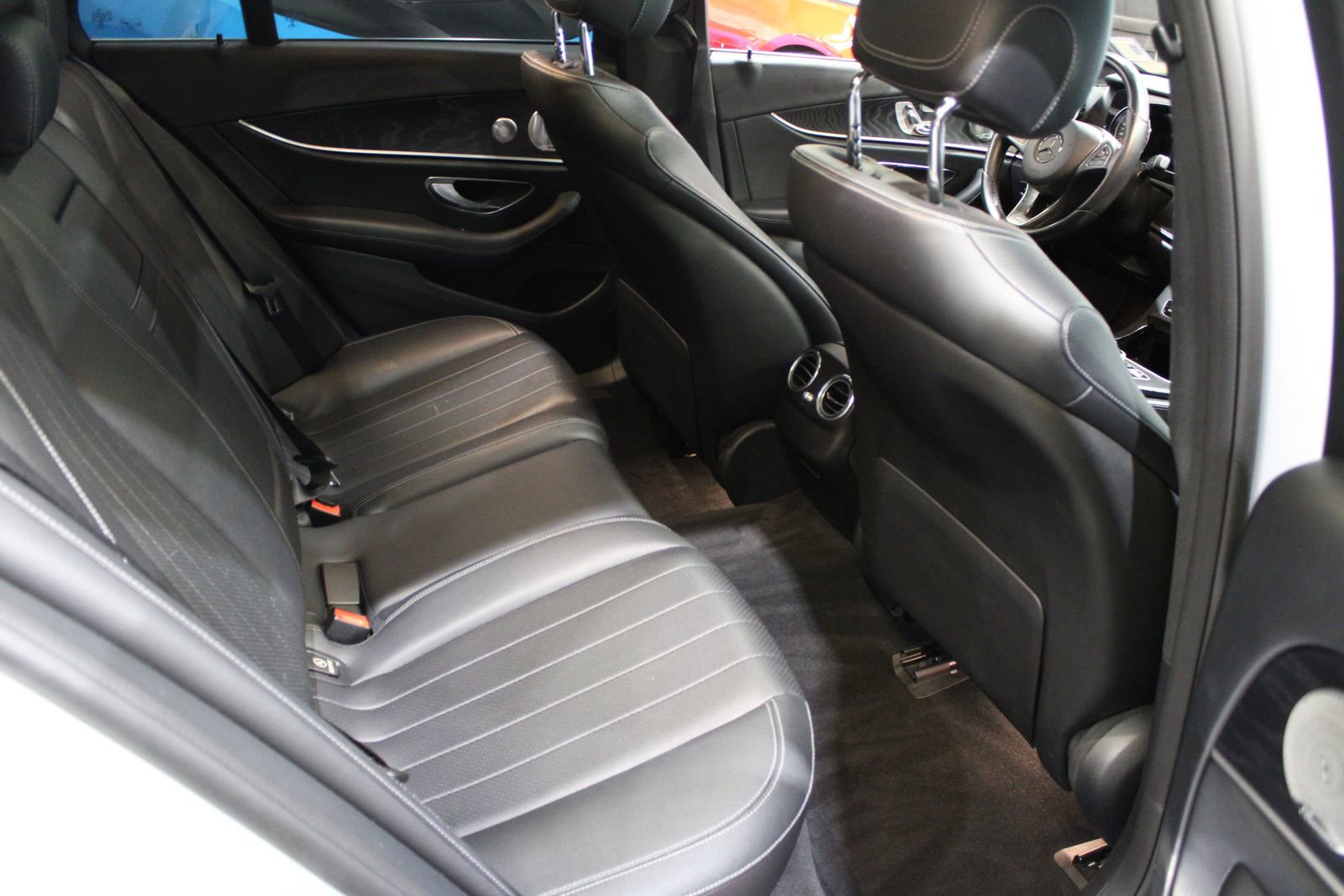 Used 2018 Mercedes-Benz E 300 image 20
