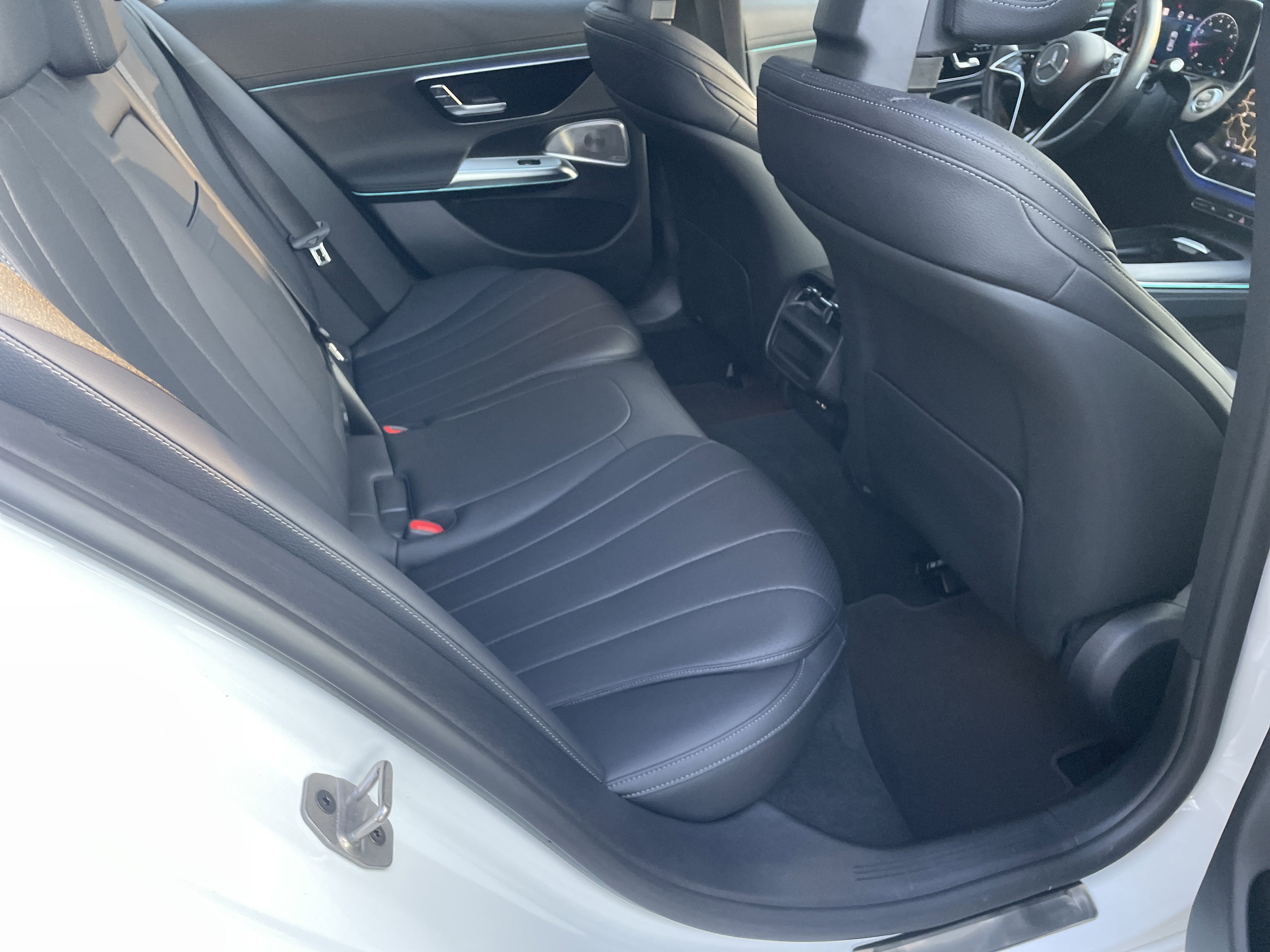 Used 2025 Mercedes-Benz E 350 4MATIC Sedan image 45