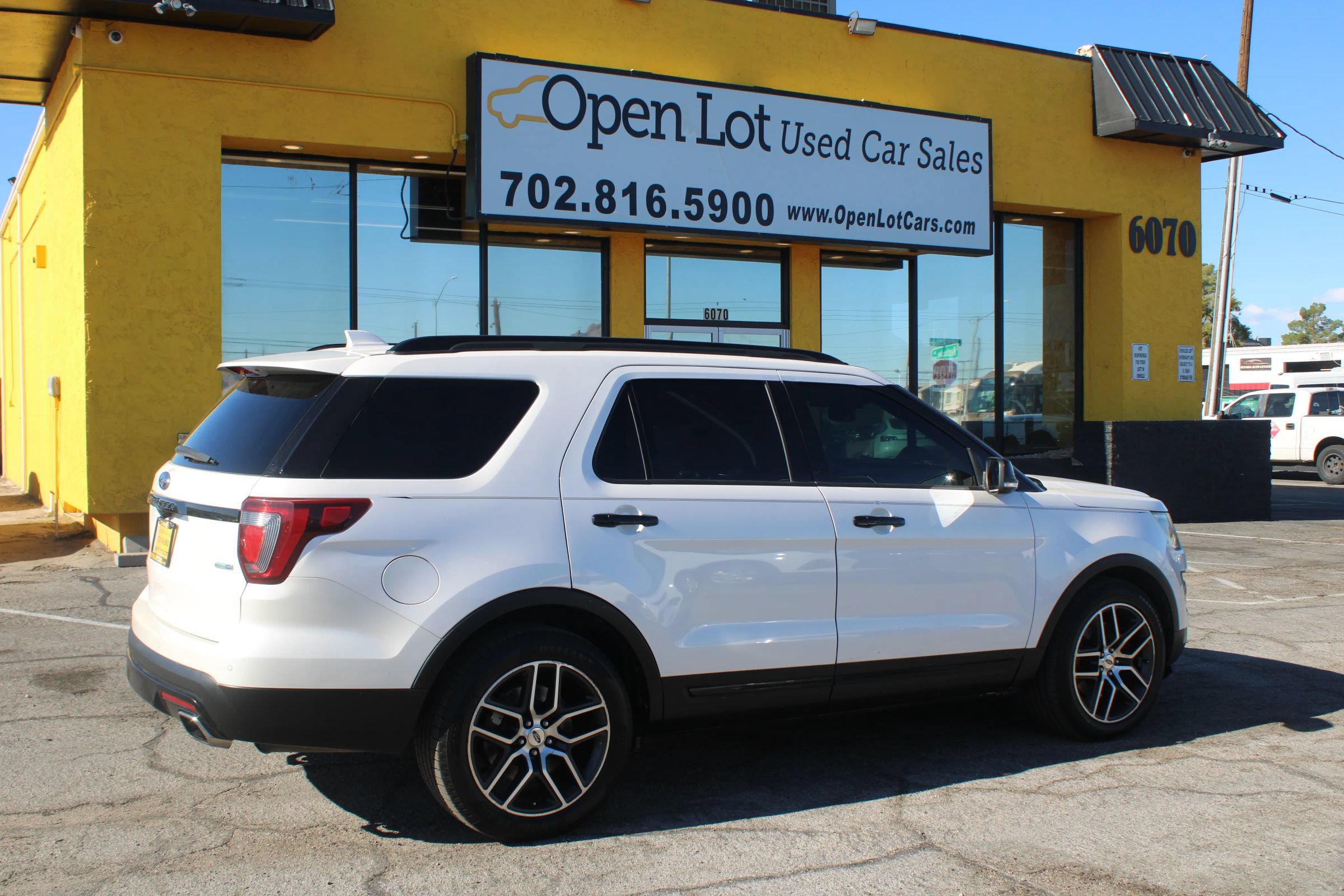 Used 2017 Ford Explorer Sport w/ Equipment Group 401A AWD/4WD image 5