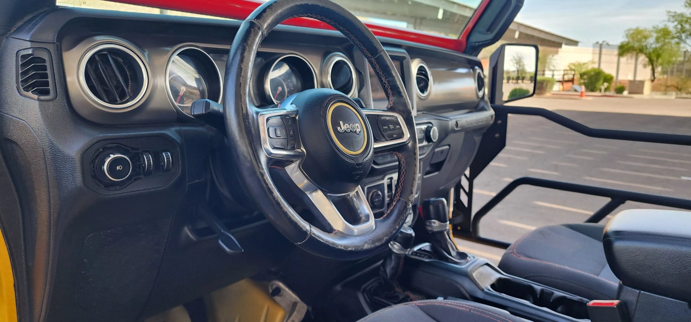 Used 2019 Jeep Wrangler Unlimited Rubicon w/ Cold Weather Group AWD/4WD image 11
