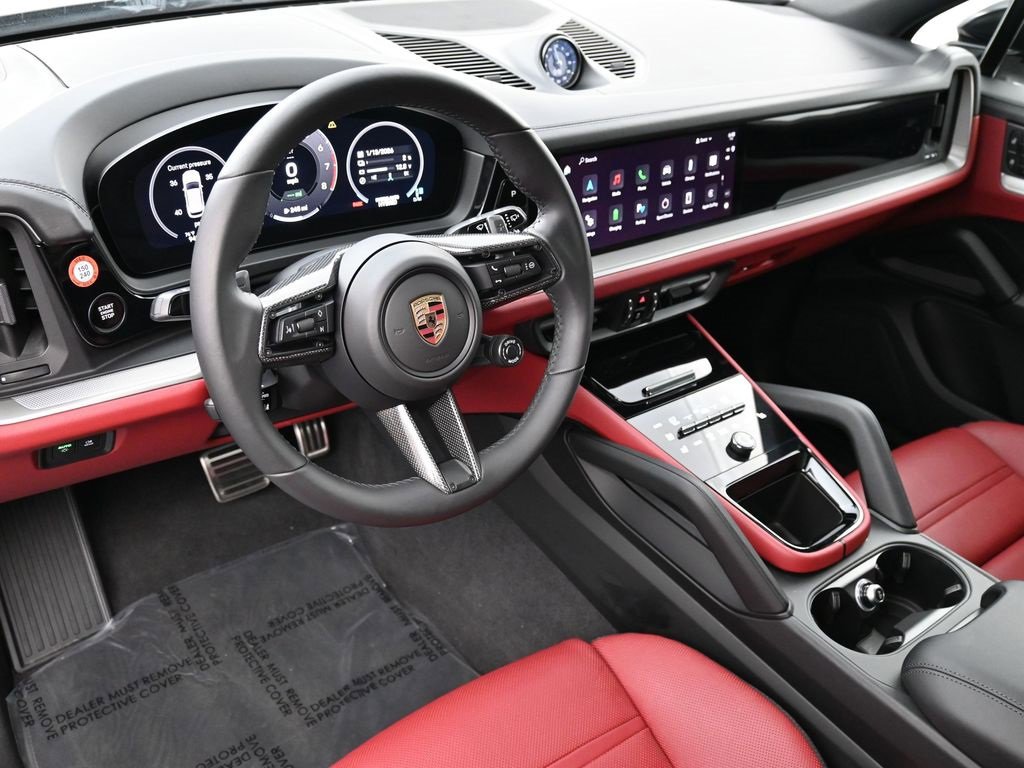 Used 2025 Porsche Cayenne S image 4