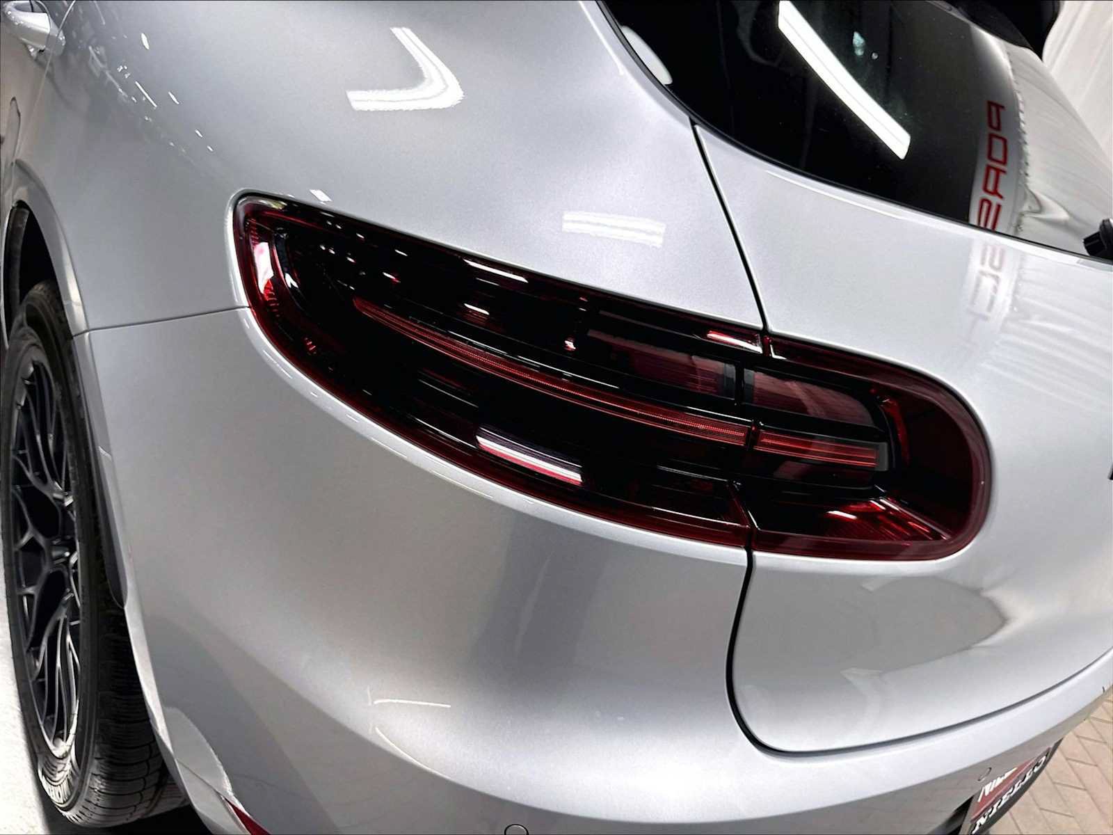 Used 2017 Porsche Macan GTS AWD/4WD image 34