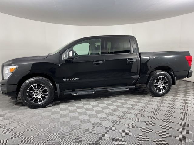 Used 2022 Nissan Titan SV w/ SV Convenience Package AWD/4WD image 7