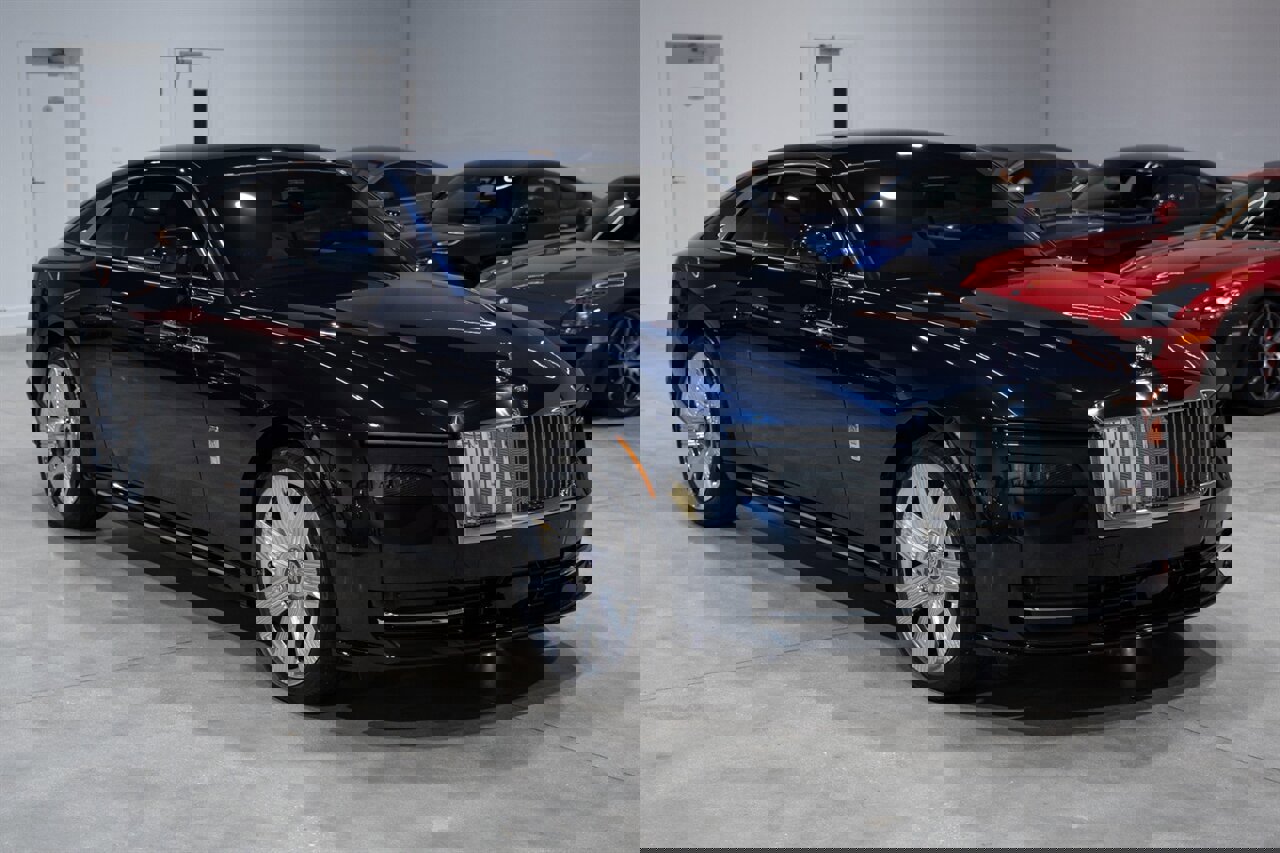 Used 2024 Rolls-Royce Spectre w/ Spectre Launch Package image 8