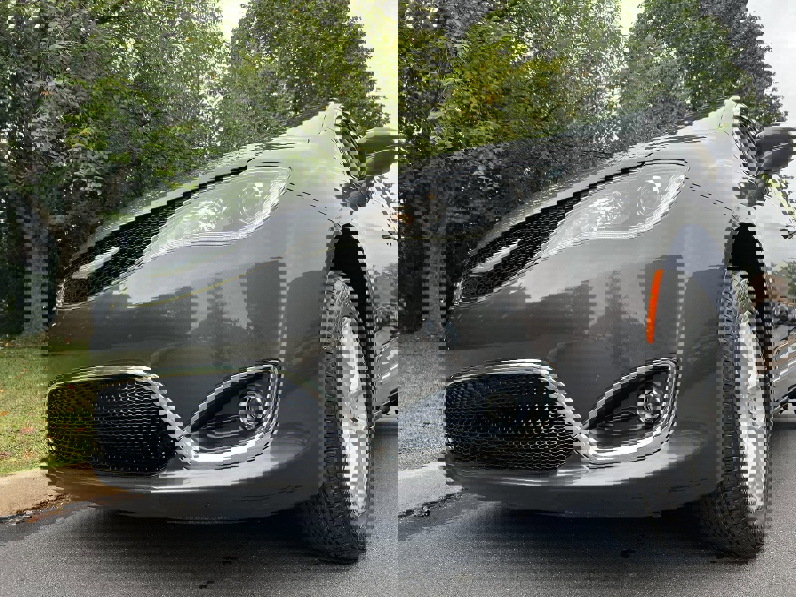 Used 2017 Chrysler Pacifica Touring-L w/ Tire & Wheel Group image 63