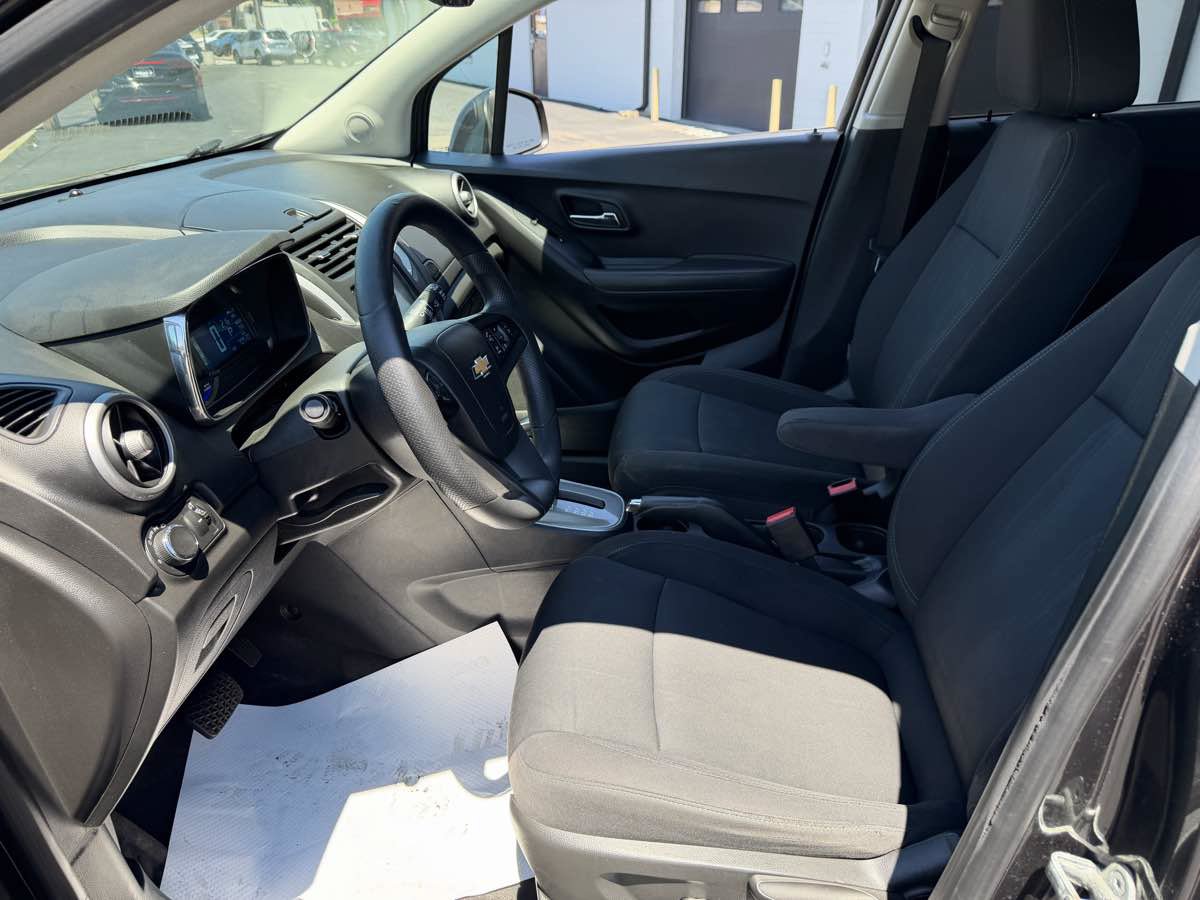 Used 2016 Chevrolet Trax LT AWD/4WD image 10