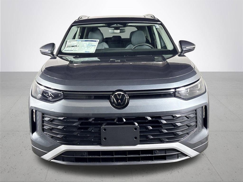 New 2025 Volkswagen Tiguan SE image 3